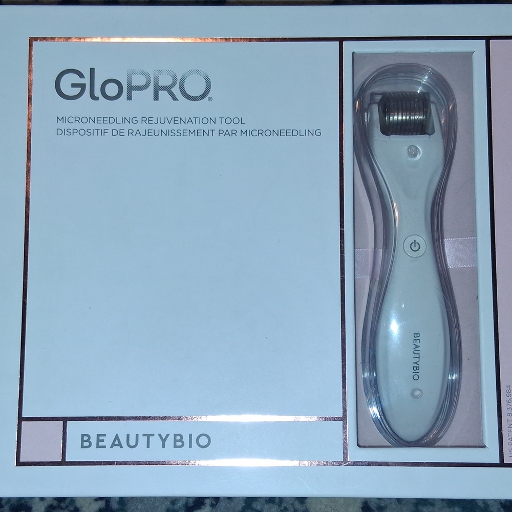 GloPRO Microneedling Rejuvenation Tool